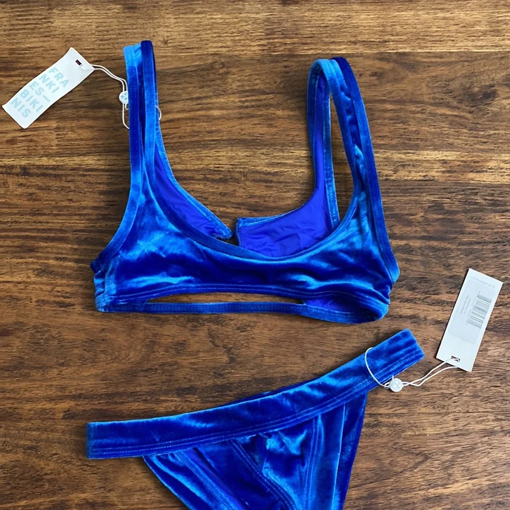 🌼 NWT Frankie’s Bikinis Set XS